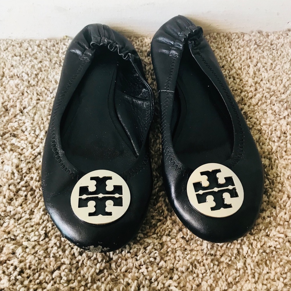 Tory Burch Black Flats Logo Gold Size 7 - Picture 1 of 6